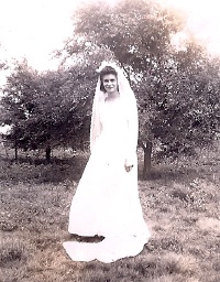 1944-MaryHelen-WedGown.jpg